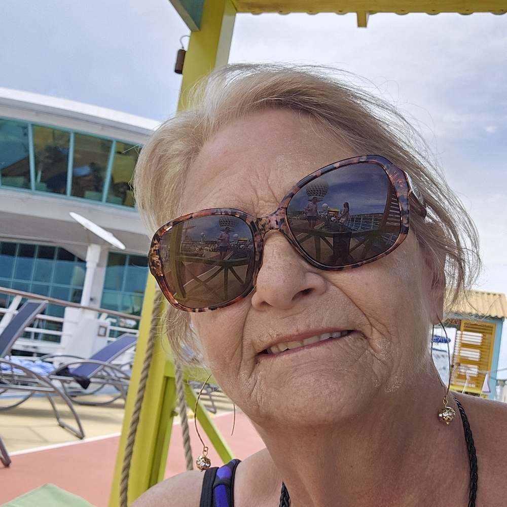 Meet your Posher, Diana